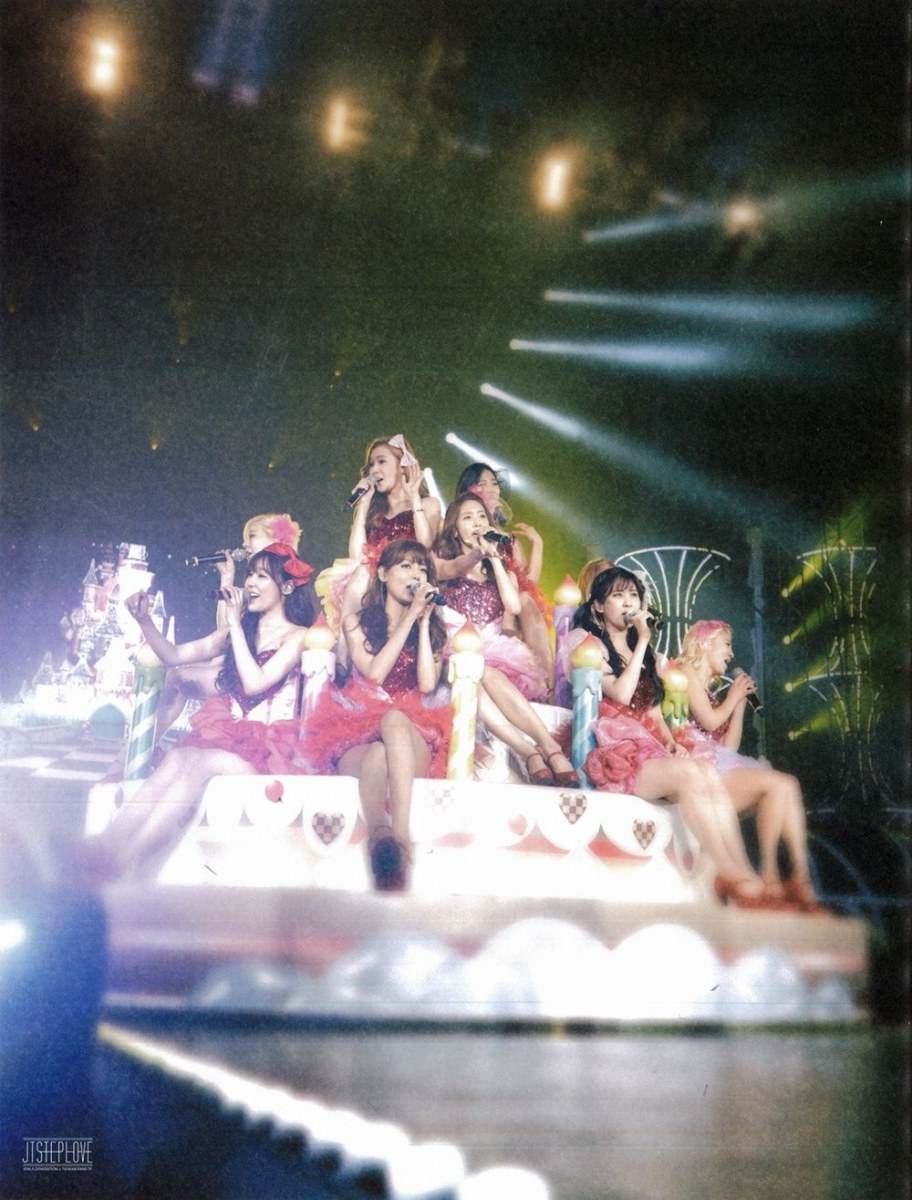 Girls' Generation World Tour ~Girls&Peace~ in Seoul scan