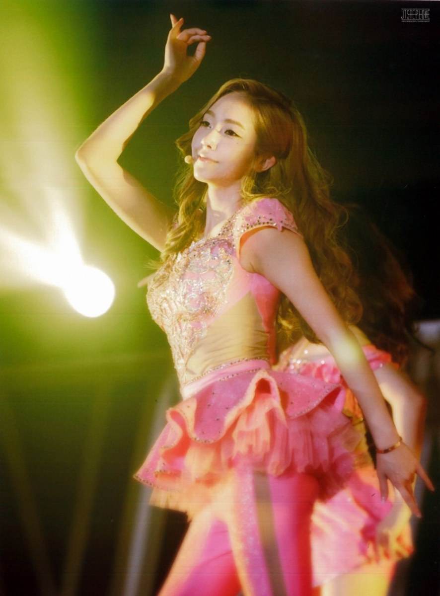 Girls' Generation World Tour ~Girls&Peace~ in Seoul scan