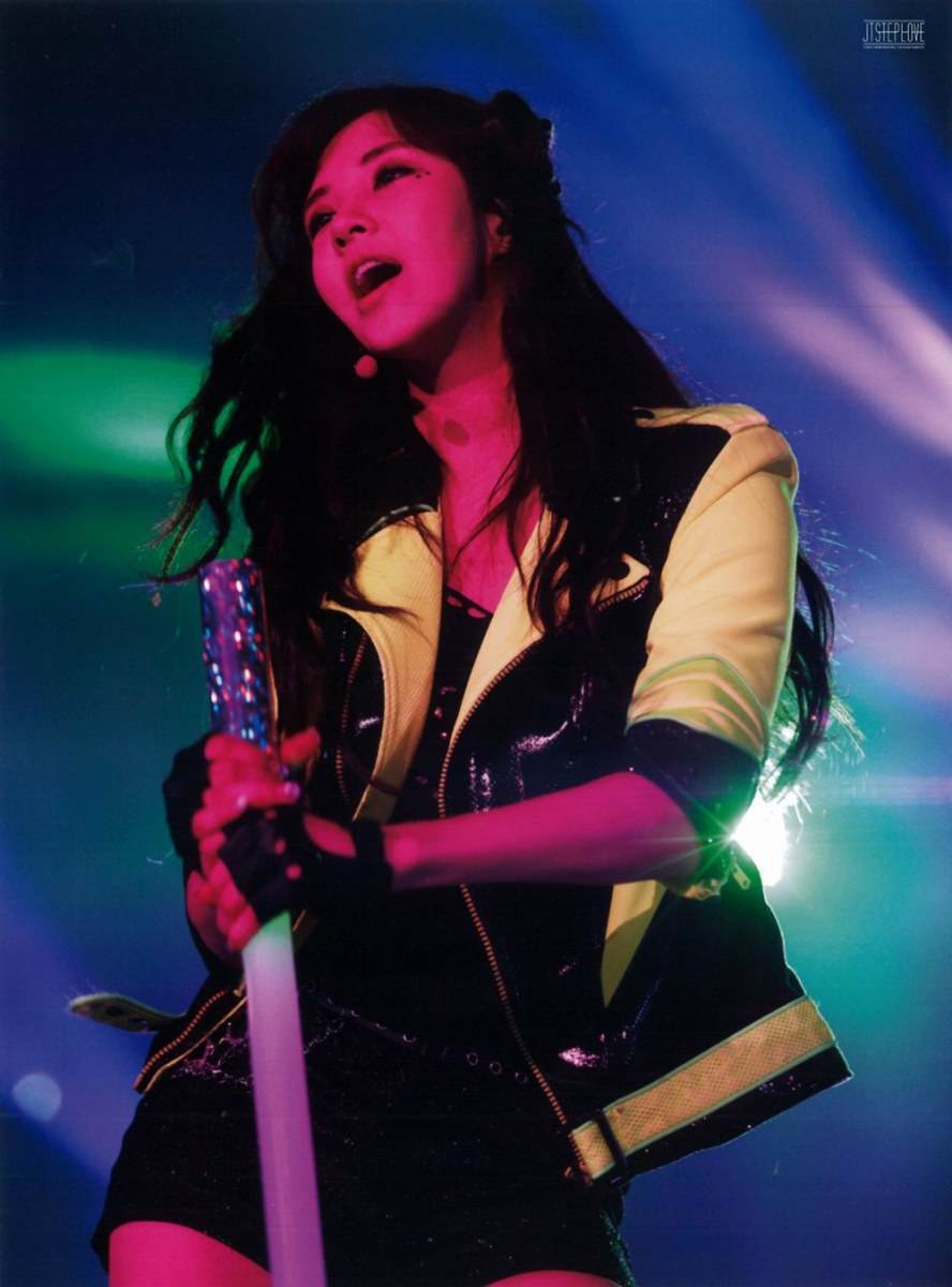 Girls' Generation World Tour ~Girls&Peace~ in Seoul scan