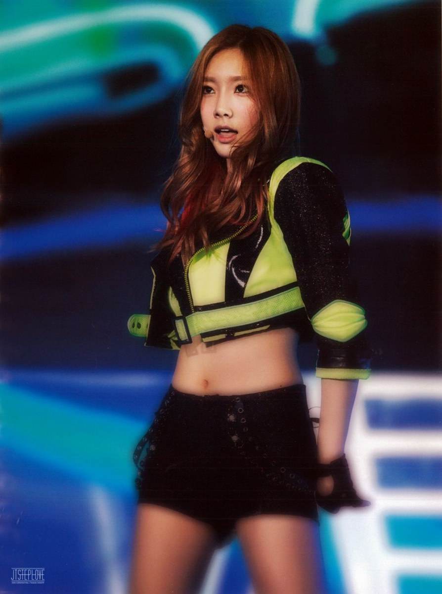 Girls' Generation World Tour ~Girls&Peace~ in Seoul scan