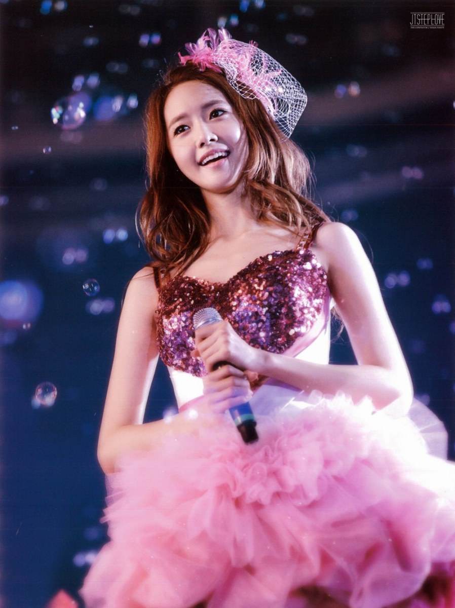 Girls' Generation World Tour ~Girls&Peace~ in Seoul scan