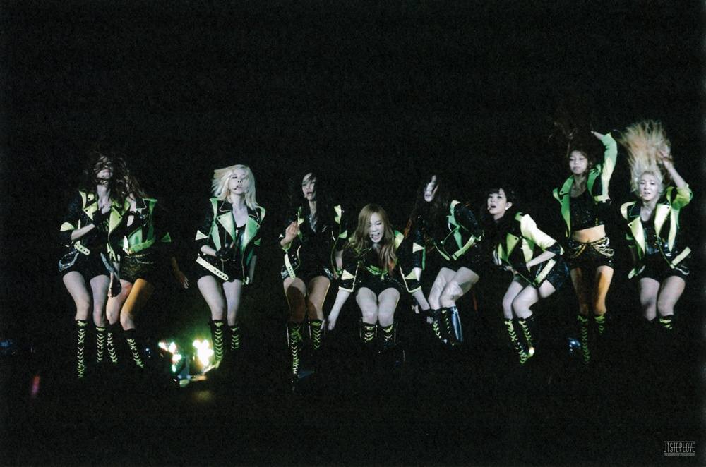 Girls' Generation World Tour ~Girls&Peace~ in Seoul scan