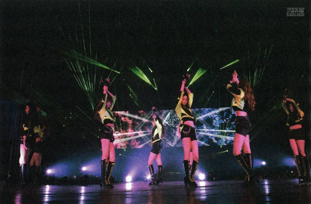 Girls' Generation World Tour ~Girls&Peace~ in Seoul scan