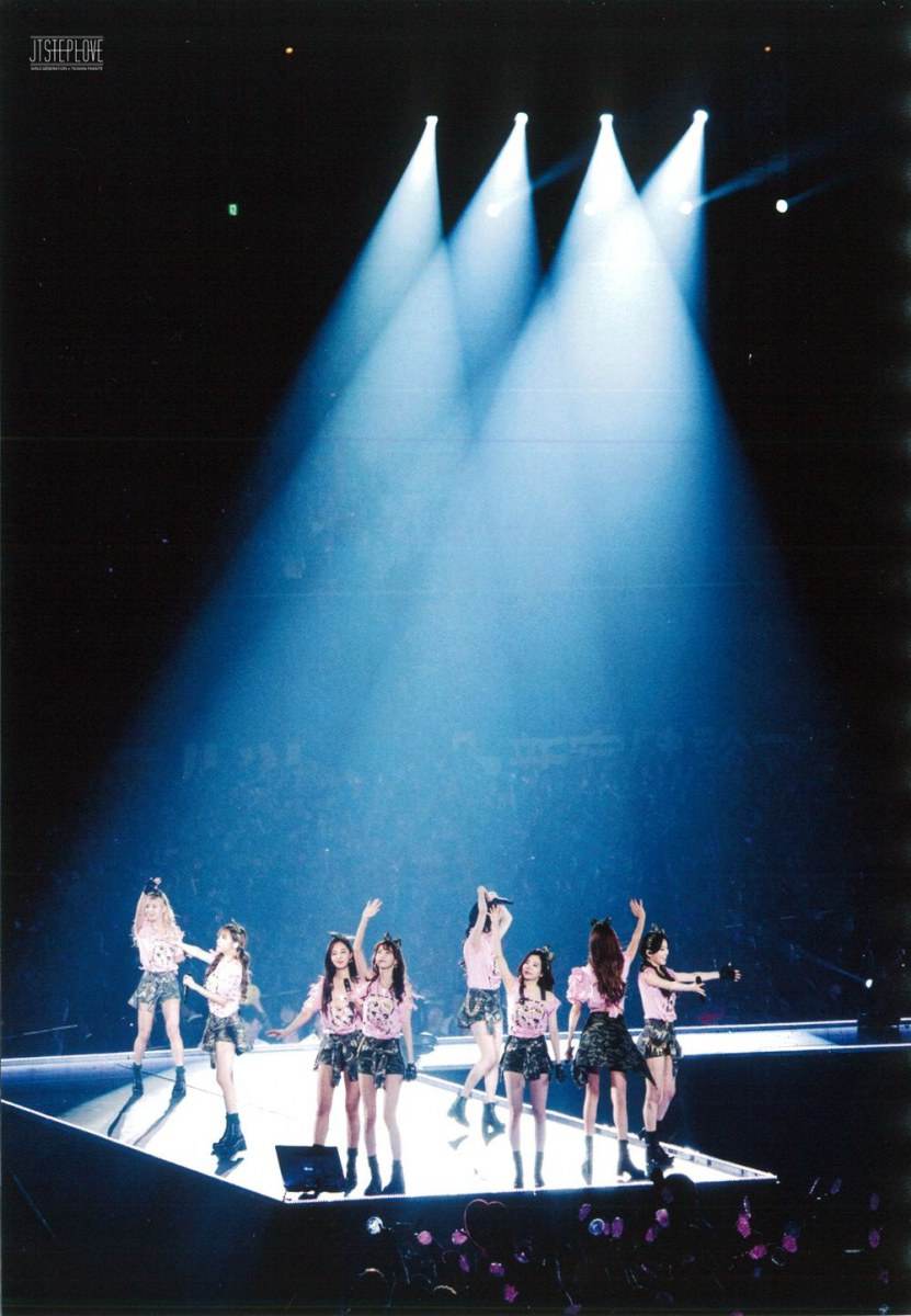 Girls' Generation The Best Live at Tokyo Dome scan
