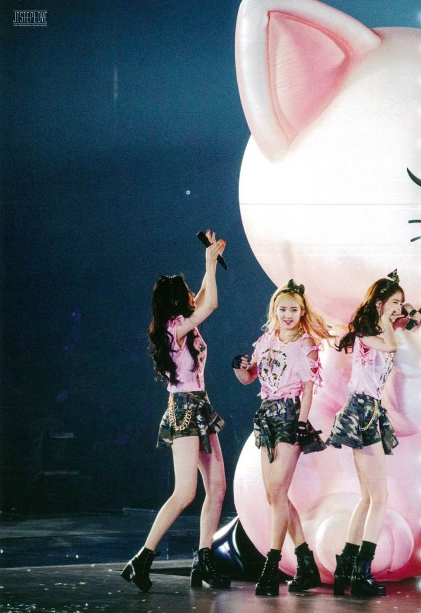 Girls' Generation The Best Live at Tokyo Dome scan
