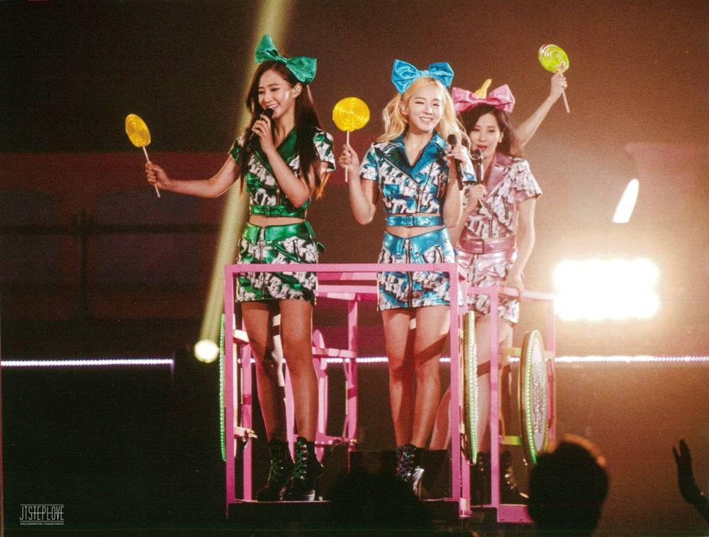 Girls' Generation The Best Live at Tokyo Dome scan