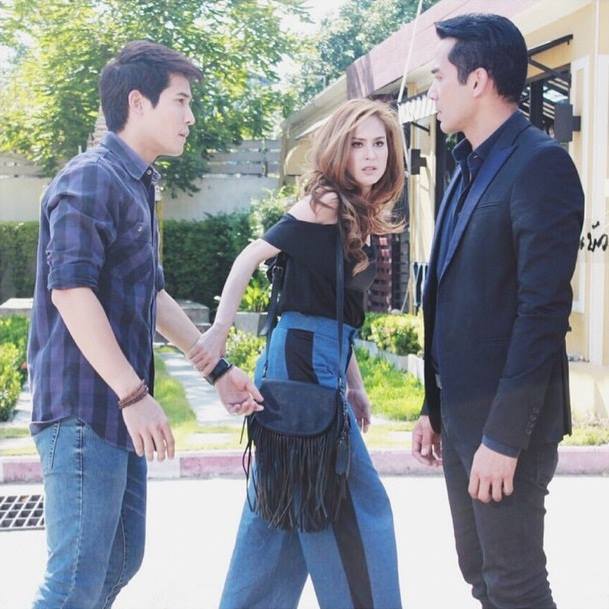 เเรงไม่หยุดกับละครกระเเสเเรงเเห่งปี "ไม่สิ้นไร้ไฟสวาท" ชิดชบาผู้น่าสงสาร โดนทั้งยึดบ้าน ต้องเป็นนางบำเรอ ต้องมาติดคุกอีก!!