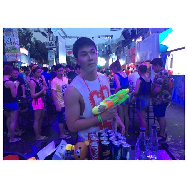 ฮืฮฮา!!!&hellip;ทั่วโซเชียล นักข่าวช่อง 7 แซ่บลืม หล่อ เก่ง ซิคแพคแน่นๆ!!