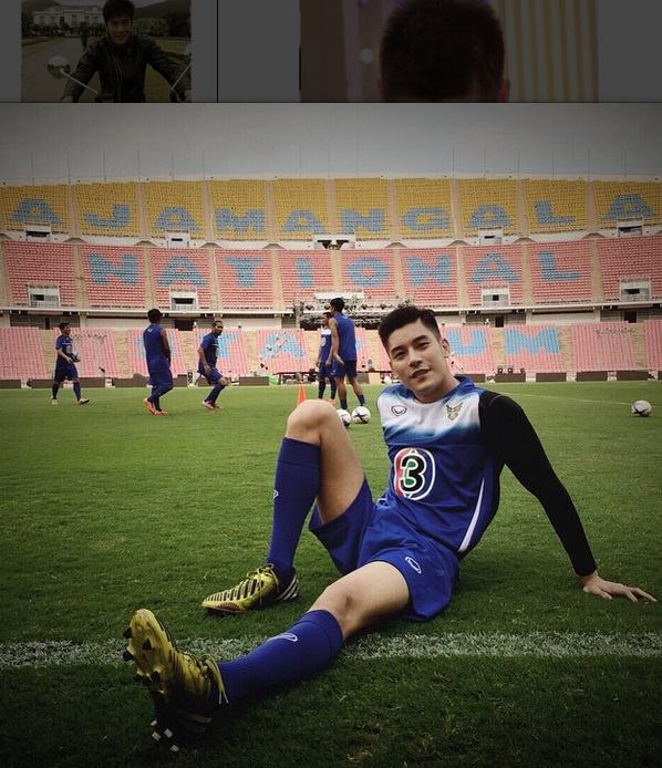 แมนๆ เตะบอลกันครัช