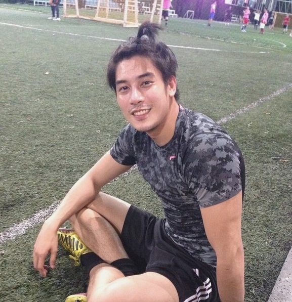 แมนๆ เตะบอลกันครัช
