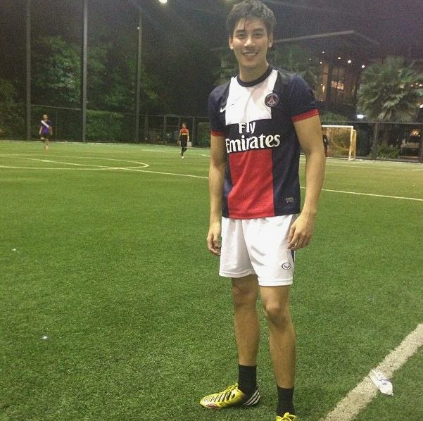 แมนๆ เตะบอลกันครัช