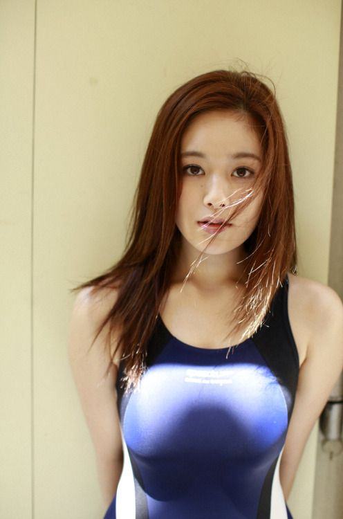 สาวสวยในชุดว่ายน้ำ