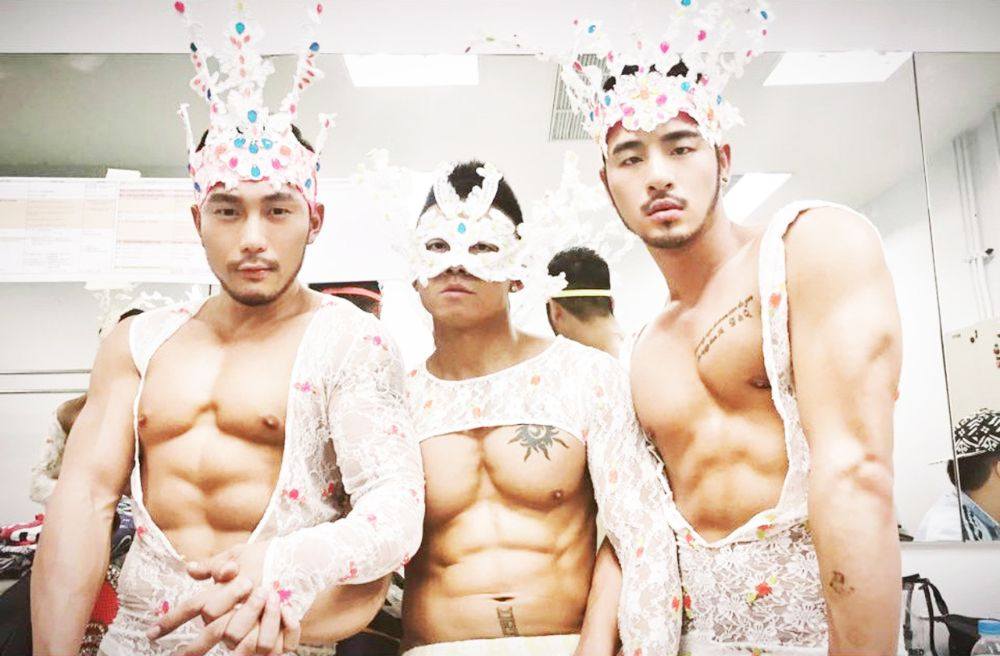 ท่าทางจะโยกเก่ง