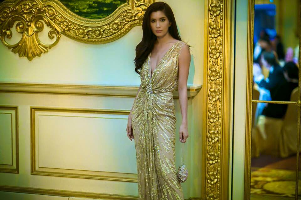 ปู-ไปรยา ในชุดจากแบรนด์ Jenny Packham ขณะไปร่วมงาน VOGUE Thailand Gala
