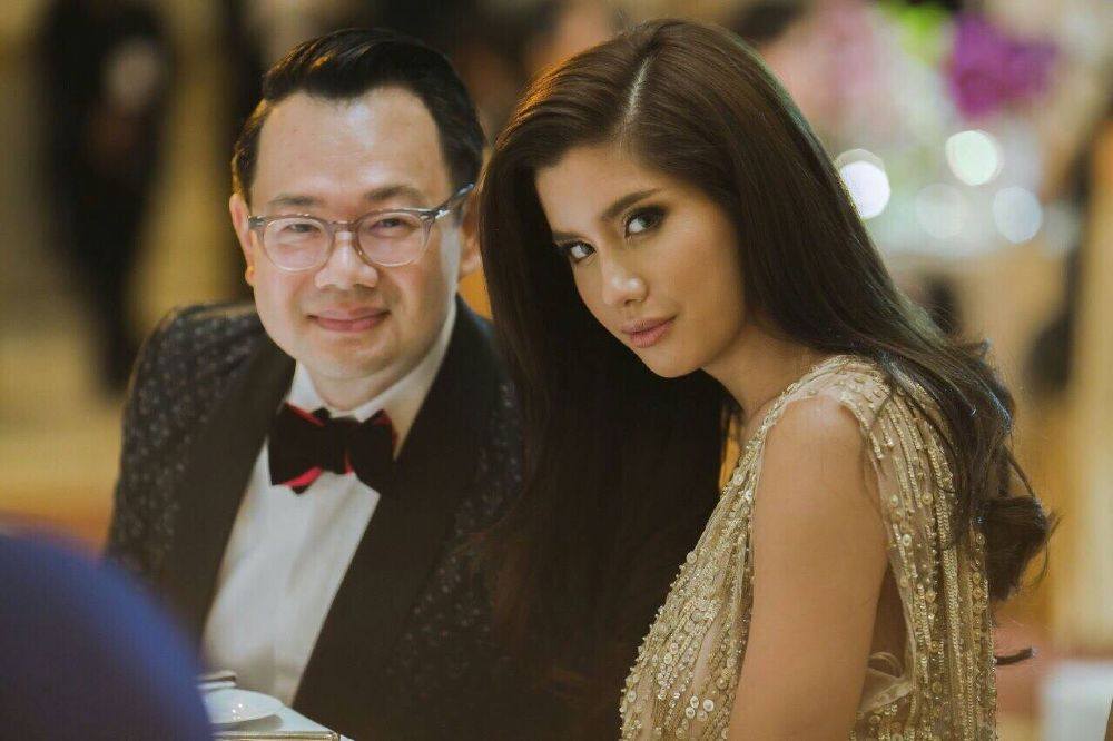 ปู-ไปรยา ในชุดจากแบรนด์ Jenny Packham ขณะไปร่วมงาน VOGUE Thailand Gala