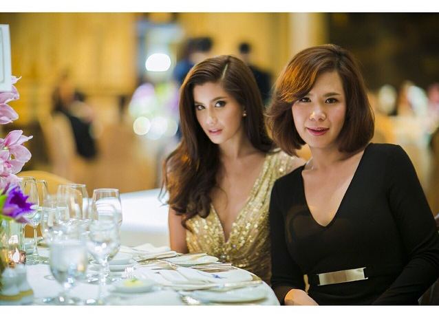 ปู-ไปรยา ในชุดจากแบรนด์ Jenny Packham ขณะไปร่วมงาน VOGUE Thailand Gala