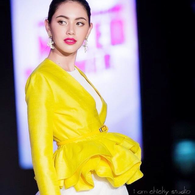 "ใหม่ ดาวิกา โฮร์เน่" ดาวฮอตมาเเรงวิกหมอชิต ในงานแฟชั่นโชว์สุดอลังการ เซ็นทรัลเชียงใหม่!!