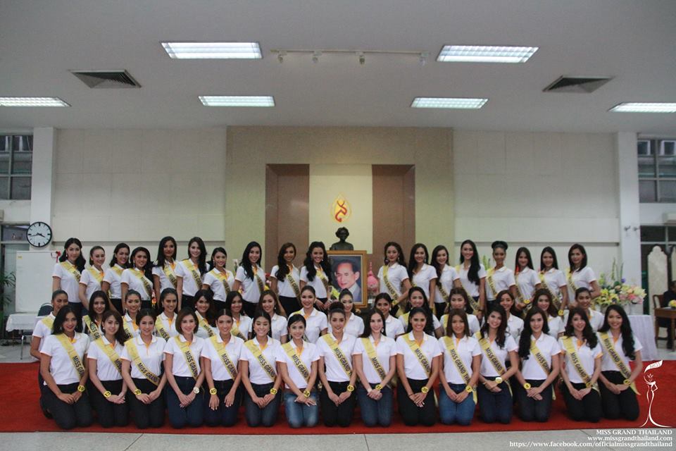 ผู้เข้าประกวด Miss Grand Thailand 2015 ถวายพระพร พระบาทสมเด็จพระเจ้าอยู่หัว ที่โรงพยาบาลศิริราช