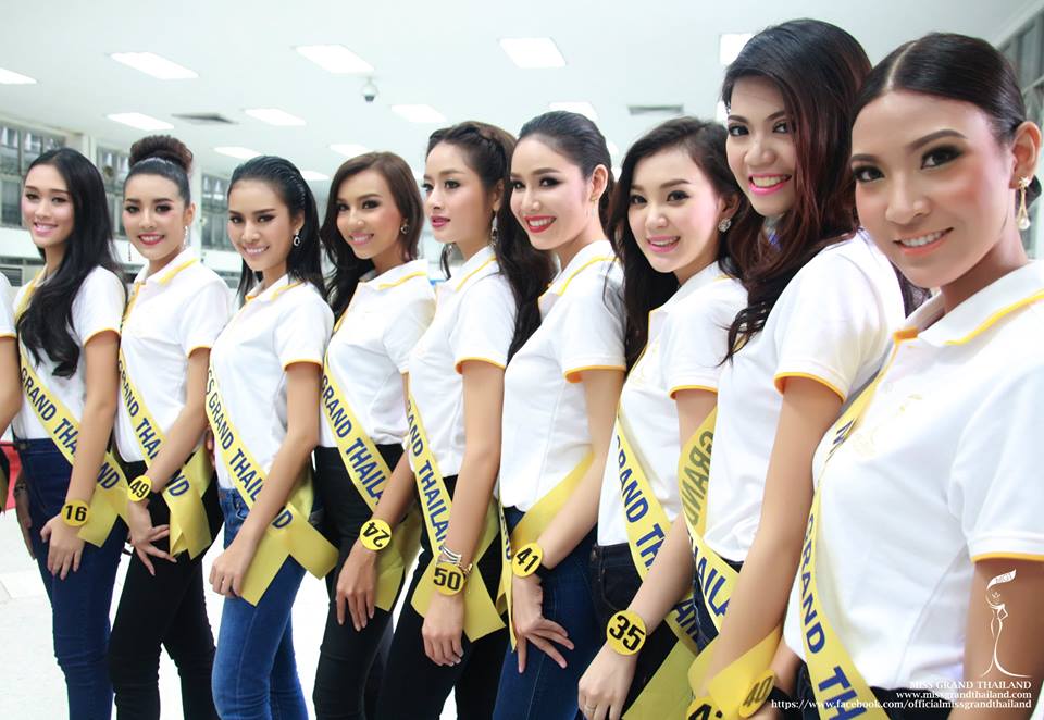 ผู้เข้าประกวด Miss Grand Thailand 2015 ถวายพระพร พระบาทสมเด็จพระเจ้าอยู่หัว ที่โรงพยาบาลศิริราช