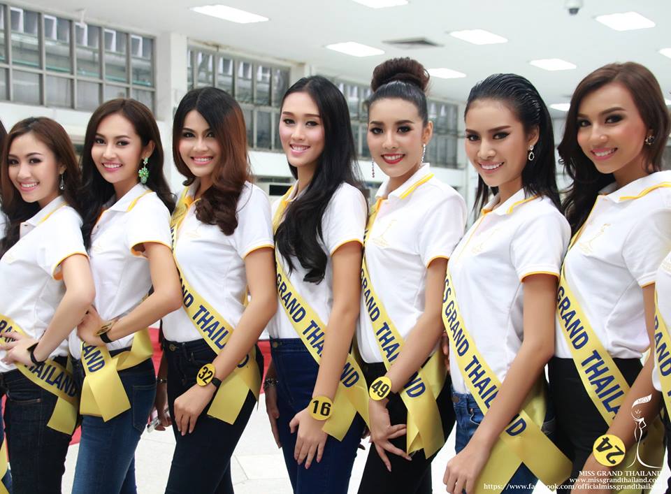 ผู้เข้าประกวด Miss Grand Thailand 2015 ถวายพระพร พระบาทสมเด็จพระเจ้าอยู่หัว ที่โรงพยาบาลศิริราช