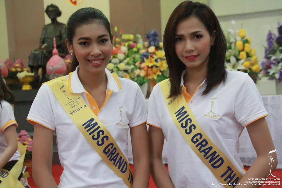 ผู้เข้าประกวด Miss Grand Thailand 2015 ถวายพระพร พระบาทสมเด็จพระเจ้าอยู่หัว ที่โรงพยาบาลศิริราช