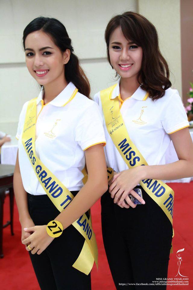 ผู้เข้าประกวด Miss Grand Thailand 2015 ถวายพระพร พระบาทสมเด็จพระเจ้าอยู่หัว ที่โรงพยาบาลศิริราช