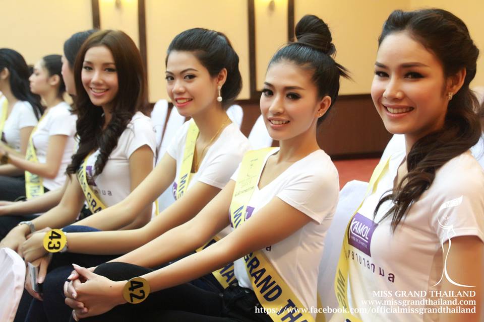 ผู้เข้าประกวด Miss Grand Thailand 2015 เข้าเยี่ยมชม โรงพยาบาล Kamol Cosmetic Hospital