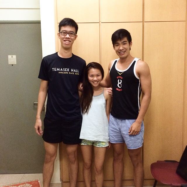 คนเดียวกันนั้นแหลจะ http://goo.gl/iZJeh7
