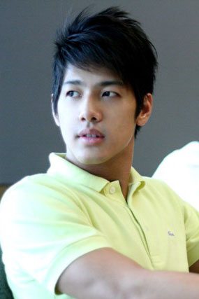 นายแบบคนนี้ หล่อดีเน่อะ ?