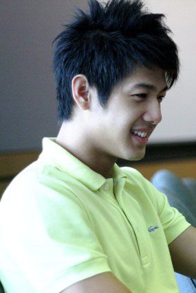 นายแบบคนนี้ หล่อดีเน่อะ ?