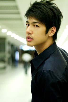 นายแบบคนนี้ หล่อดีเน่อะ ?