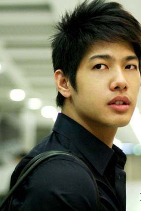 นายแบบคนนี้ หล่อดีเน่อะ ?