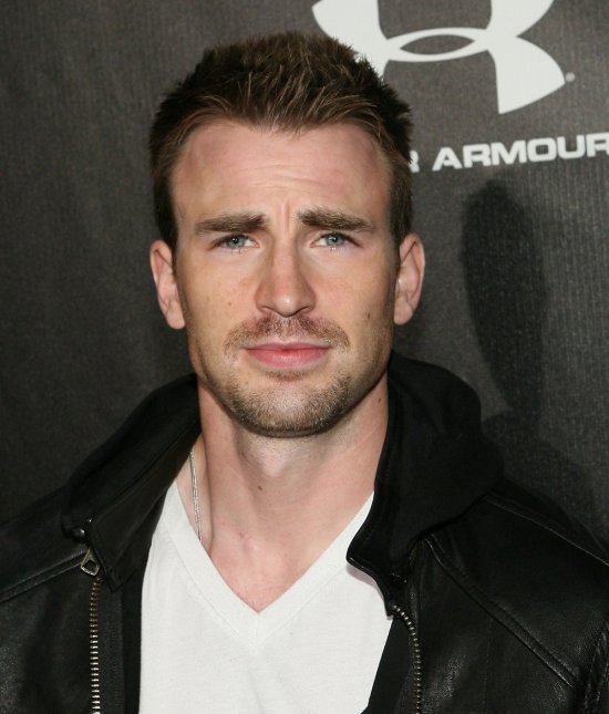 Chris Evans ฮีโร่หนุ่มที่เซ็กซี่ที่สุดแห่งทศวรรษนี้