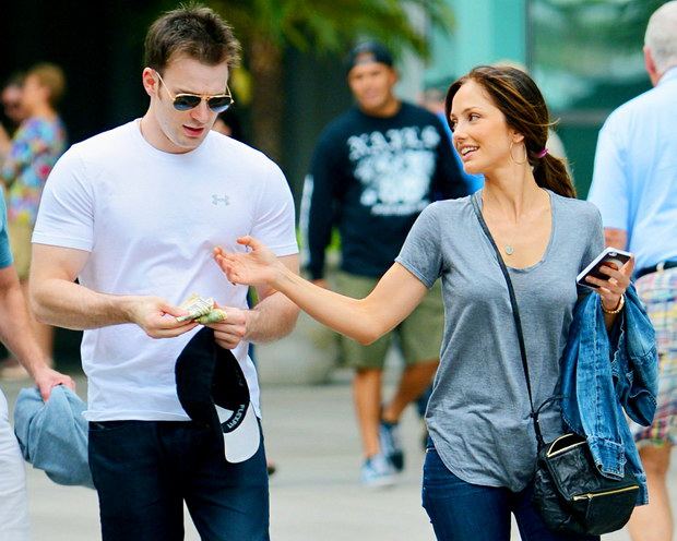 Chris Evans ฮีโร่หนุ่มที่เซ็กซี่ที่สุดแห่งทศวรรษนี้