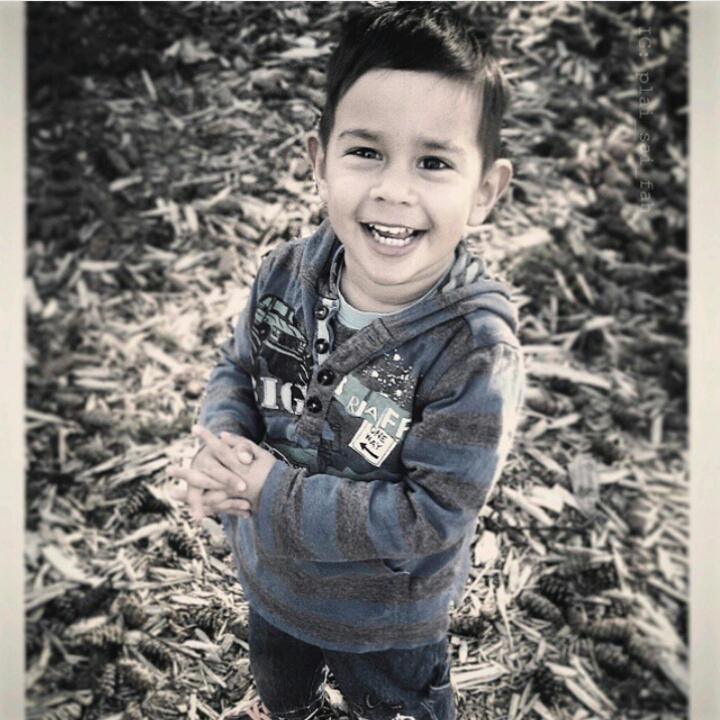 หนุ่มน้อย ลูกครึ่ง ไทย-นิวซีแลนด์ &เวลส์