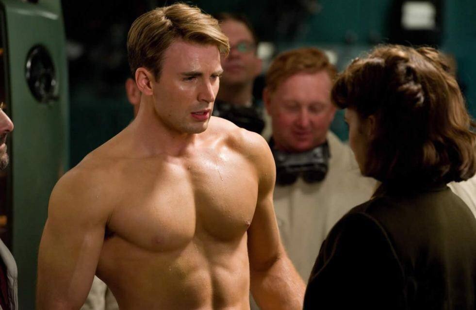 Chris Evans vs Chris Hemsworth /sexy hansome Avenger