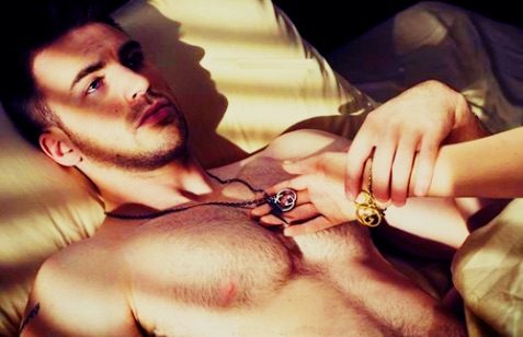 Chris Evans vs Chris Hemsworth /sexy hansome Avenger