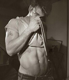 Chris Evans vs Chris Hemsworth /sexy hansome Avenger