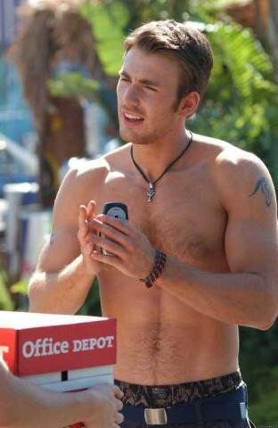 Chris Evans vs Chris Hemsworth /sexy hansome Avenger