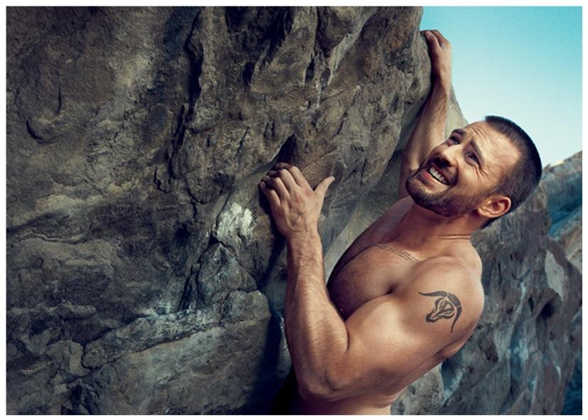 Chris Evans vs Chris Hemsworth /sexy hansome Avenger