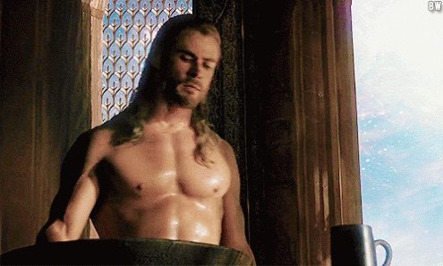 Chris Evans vs Chris Hemsworth /sexy hansome Avenger