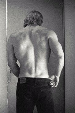 Chris Evans vs Chris Hemsworth /sexy hansome Avenger