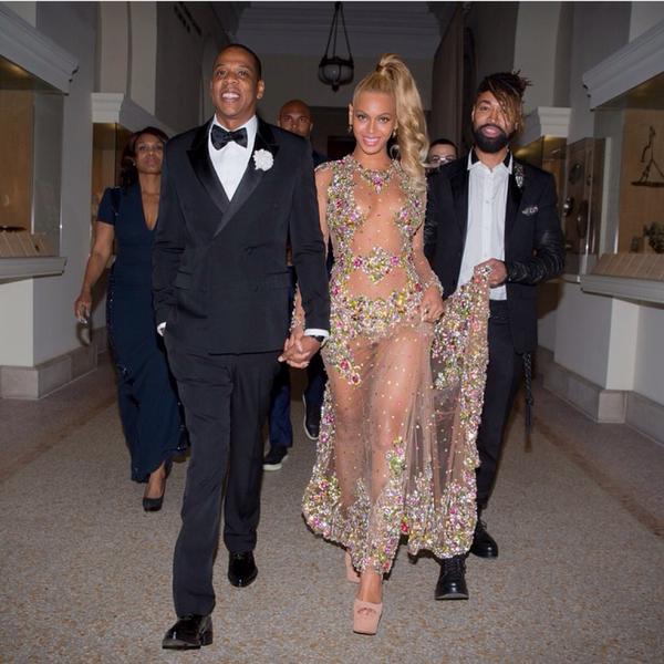 ชุด Beyonc&eacute; บนพรมแดงงาน MET Gala 2015 เซ็กซี่เลอค่า