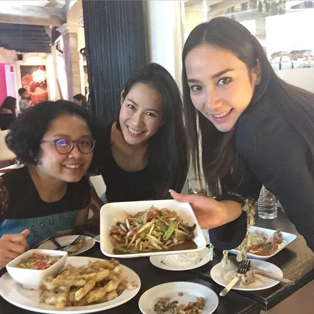 งานอะไรอีกนั้นของซุปตาร์สาว "อั้ม พัชราภา" สวยไร้ที่ติ รอติดตามกันนะ!!
