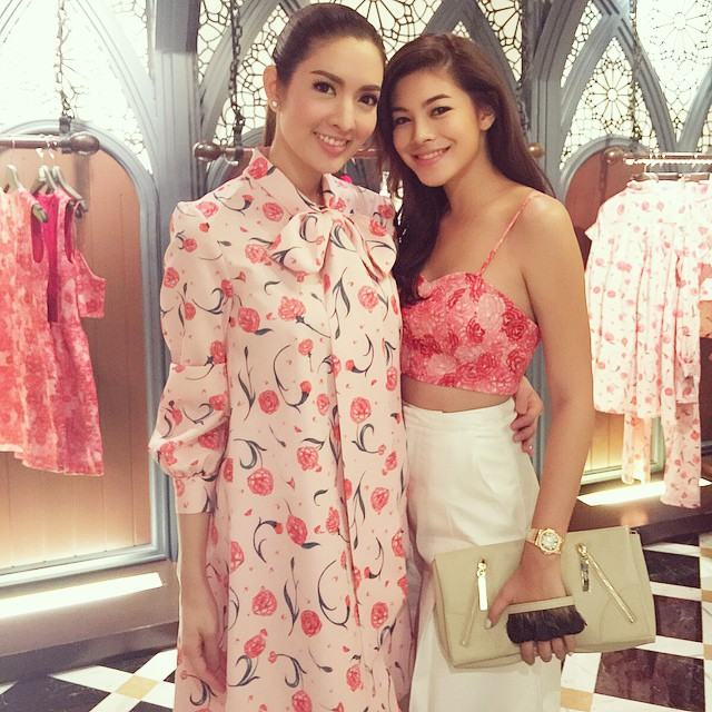 สวย สะกด ทุกสายตา &ldquo;แคท-ซอนญ่า&rdquo; ขึ้นเเท่นนางเอกน้องใหม่แห่งวิกหมอชิต!!