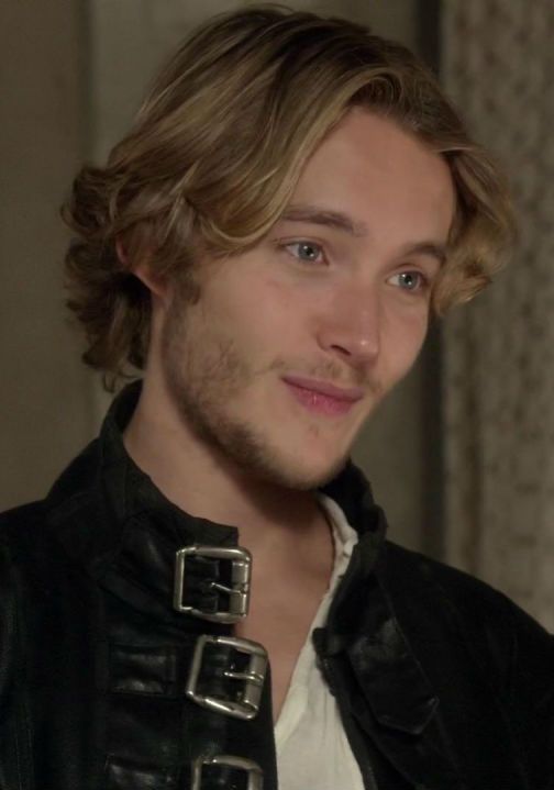 Toby Regbo หนุ่มหล่อจาก Reign ควีนแมรี่ ราชินีครองรักบัลลังก์เลือด ปี 1