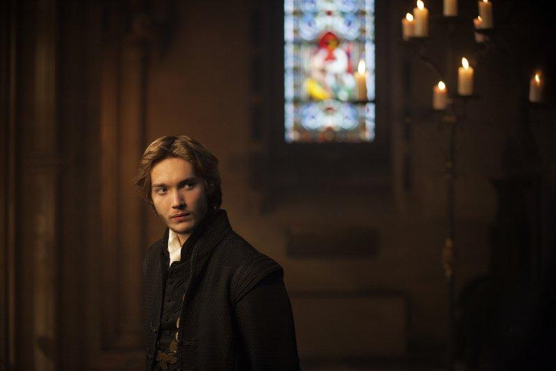 Toby Regbo หนุ่มหล่อจาก Reign ควีนแมรี่ ราชินีครองรักบัลลังก์เลือด ปี 1