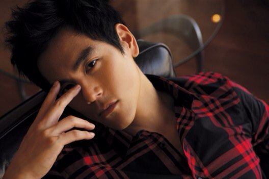 Eddie peng vs พอร์ช ศรัณย์ ดาราคู่แฝด เป๊ะเวอร์