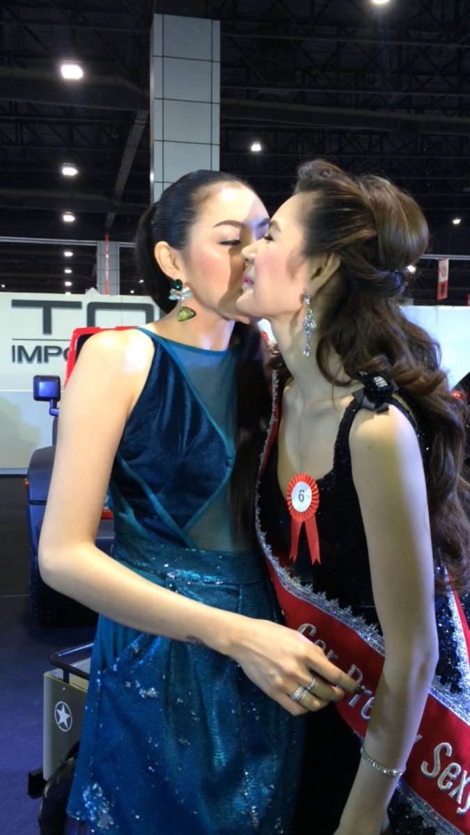 เก๋ จัดเต็ม โชว์หวาน ปลานิล กลางงาน Supercar 2015
