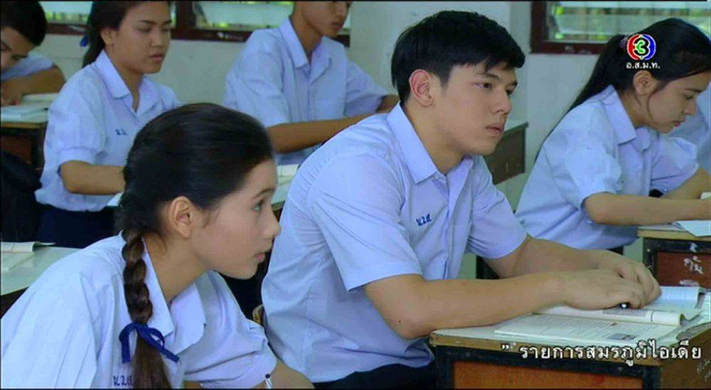 ยังอินอยู่กับตอนเด็กๆฮู้สึกยังบ่อีม น่าจะต่ออีกสักเดือนหนึ่ง แบ่งเป็นสองตอนเลย555 .สุดแค้นแสนรัก.